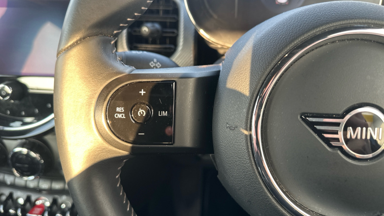 MINI Hatchback 1.5 Cooper Exclusive Premium 5dr Auto Petrol Hatchback